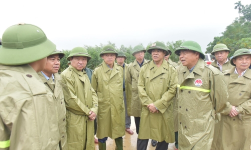 Thứ trưởng Nguyễn Hoàng Hiệp: Nhanh chóng khắc phục hạ tầng thủy lợi thiết yếu, phòng chống lũ lụt