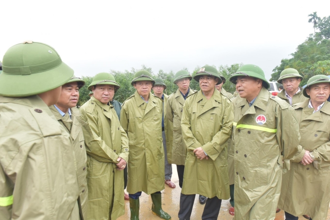 Thứ trưởng Bộ NN&PTNT Nguyễn Hoàng Hiệp và đoàn công tác kiểm tra tại Hà Tĩnh