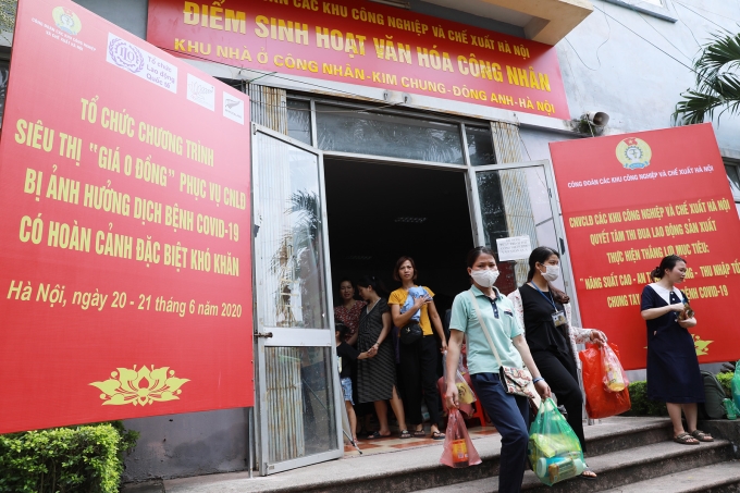 Phiên chợ 0 đồng dành cho công nhân khó khăn tại KCX Hà Nội.