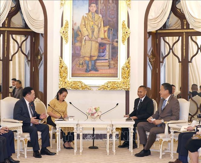 Chủ tịch Quốc hội Vương Đình Huệ hội kiến Thủ tướng Vương quốc Thái Lan Srettha Thavisin, chiều 8/12. Ảnh: Doãn Tấn/TTXVN