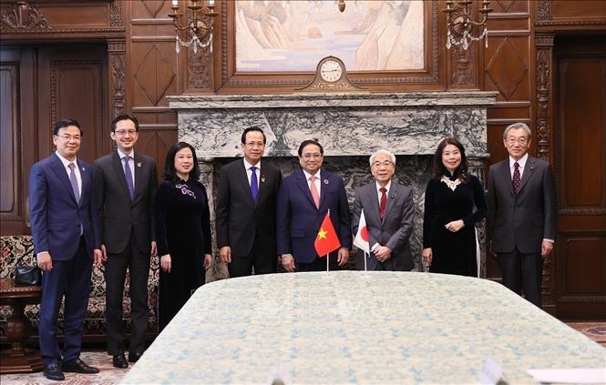 Thủ tướng Phạm Minh Chính và Chủ tịch Thượng viện Nhật Bản Otsuji Hidehisa với các đại biểu. Ảnh: Dương Giang/TTXVN