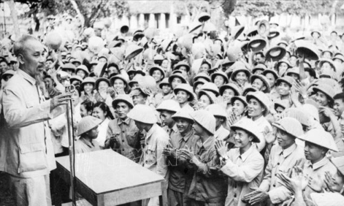 Chủ tịch Hồ Chí Minh - Người sáng lập và rèn luyện Quân đội nhân dân Việt Nam