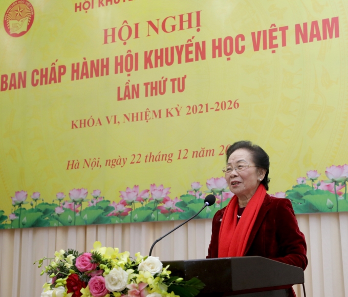 GS. TS. Nguyễn Thị Doan, Chủ tịch Hội Khuyến học Việt Nam phát biểu tại hội nghị. (Ảnh: TA)