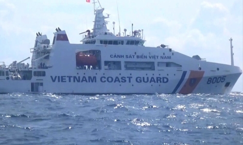 Khẩn trương tìm kiếm 5 ngư dân mất tích trên vùng biển Khánh Hoà