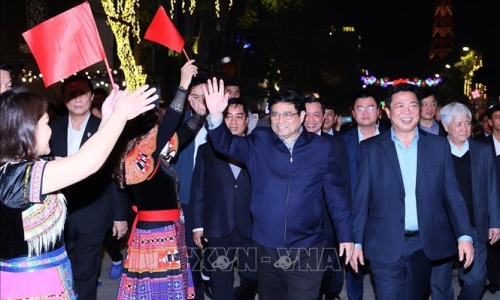 Thủ tướng đón năm mới 2024 cùng nhân dân các dân tộc tỉnh Cao Bằng