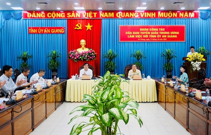 Đoàn công tác Ban Tuyên giáo Trung ương do đồng chí Phan Xuân Thủy, Phó Trưởng Ban Tuyên giáo Trung ương làm Trưởng Đoàn đã có buổi làm việc với tỉnh An Giang.