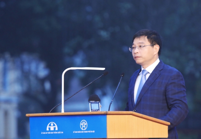 Phó Chủ tịch Thường trực Ủy ban ATGT Quốc gia Nguyễn Văn Thắng phát biểu tại buổi lễ.