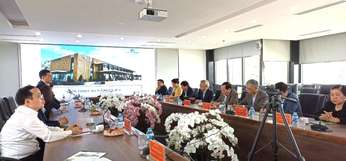 Đoàn công tác thăm Khu công nghiệp Liên Hà Thái, thuộc Khu kinh tế Thái Bình.