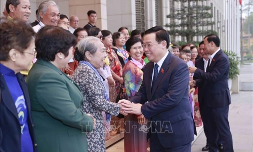 Chủ tịch Quốc hội Vương Đình Huệ gặp mặt Đoàn đại biểu Cựu tù chính trị Thành phố Hồ Chí Minh