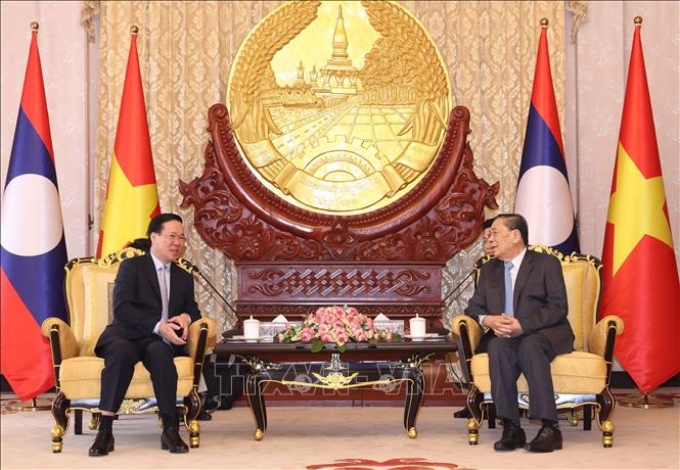 Chủ tịch nước Võ Văn Thưởng với nguyên Tổng Bí thư, Chủ tịch nước Lào Choummaly Sayasone. Ảnh: Thống Nhất/TTXVN