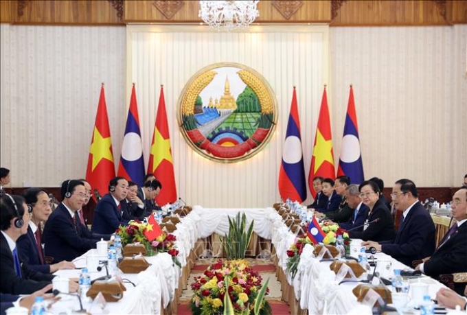 Chủ tịch nước Võ Văn Thưởng hội kiến Thủ tướng Lào Sonexay Siphandone. Ảnh: Thống Nhất/TTXVN