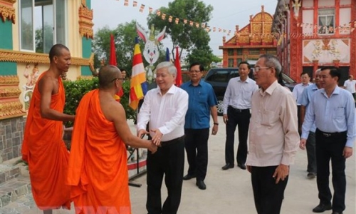Chủ tịch Ủy ban Trung ương MTTQ chúc Tết Chôl Chnăm Thmây tại Bạc Liêu