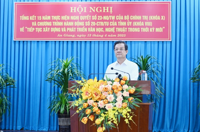 TS. Lê Hồng Quang, Ủy viên BCH Trung ương Đảng, Bí thư Tỉnh ủy An Giang phát biểu chỉ đạo Hội nghị.