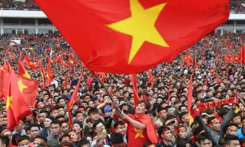 Việt Nam đạt mốc 100 triệu dân: Cơ hội và thách thức
