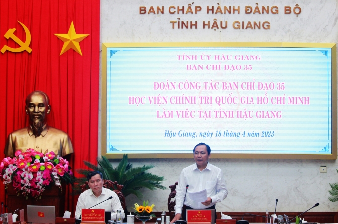 Đồng chí Lê Công Lý phát biểu chào mừng đoàn công tác của Học viện Chính trị Quốc gia Hồ Chí Minh