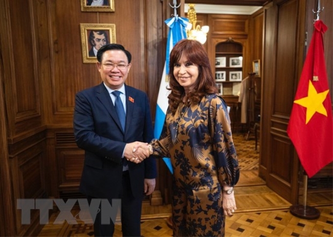 Chủ tịch Quốc hội Vương Đình Huệ gặp Chủ tịch Thượng viện, Phó Tổng thống Argentina Cristina Fernandez Kirchner. (Ảnh: TTXVN)