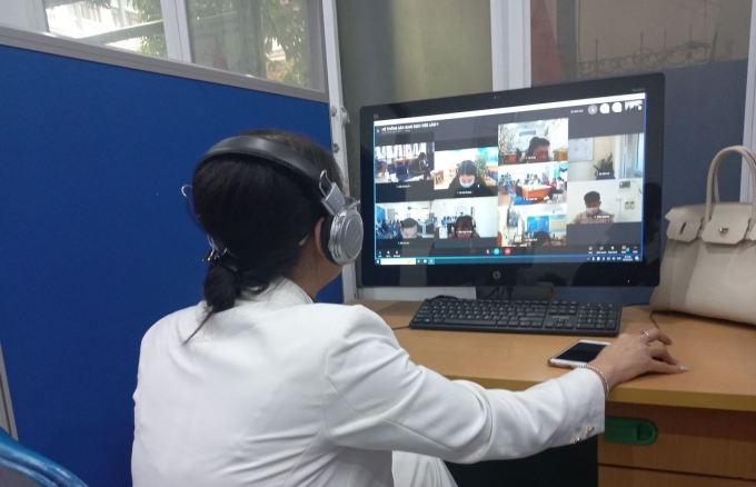 Kết nối phiên giao dịch việc làm trực tuyến tại điểm sàn Giao dịch việc làm Hà Nội.