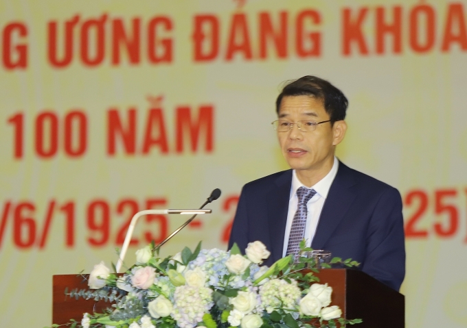 Đồng chí Vũ Thanh Mai, Phó Trưởng ban Tuyên giáo Trung ương báo cáo tại hội nghị. (Ảnh: Quý Trọng)