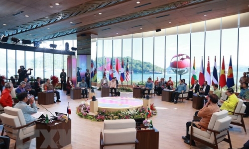 Hội nghị Cấp cao ASEAN lần thứ 42 kết thúc, thông qua 10 văn kiện
