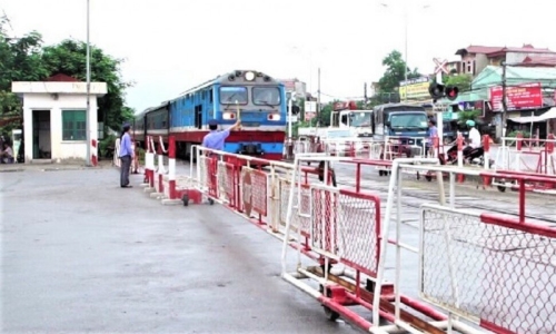 Đường sắt Việt Nam siết chặt các biện pháp đảm bảo an toàn giao thông trong đợt cao điểm vận tải hè 2023