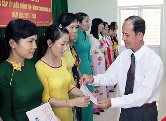 Trường Chính trị tỉnh Hậu Giang liên tục tổ chức các khóa Cao cấp lý luận chính trị - hành chính cho đội ngũ cán bộ trẻ, nữ, dân tộc thiểu số (nguồn: baohaugiang.com.vn).