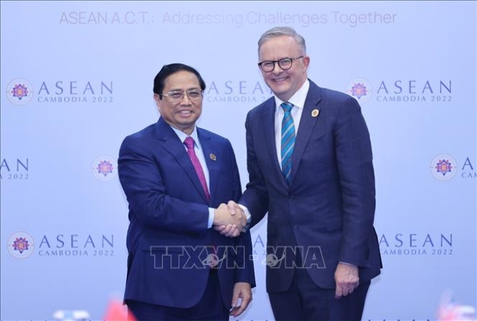 Thủ tướng Chính phủ Phạm Minh Chính và Thủ tướng Australia Anthony Albanese tại cuộc gặp chiều 12/11/2022, tại thủ đô Phnom Penh, Campuchia. Ảnh tư liệu: Dương Giang/TTXVN