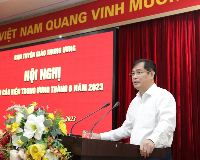 Phó Trưởng ban Tuyên giáo Trung ương Phan Xuân Thủy phát biểu tại Hội nghị. (Ảnh: TA)