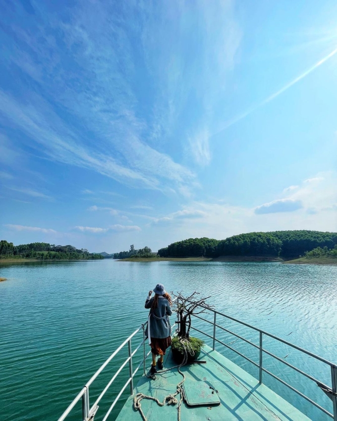 Hồ Thác Bà là một trong những điểm đến hấp dẫn của du khách trong và ngoài nước.