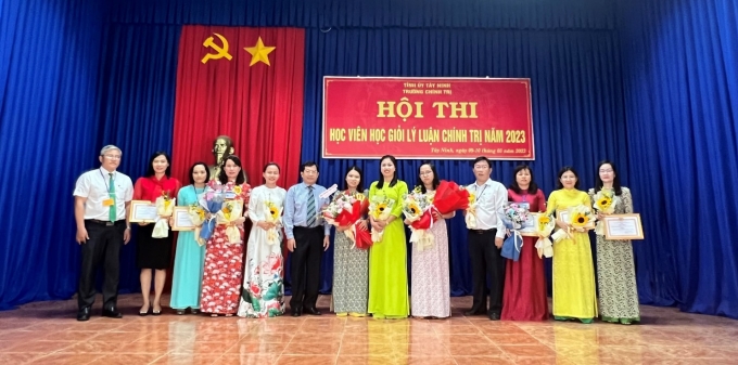 Các thí sinh hội thi học viên học giỏi lý luận chính trị năm 2023 của Trường Chính trị tỉnh Tây Ninh
