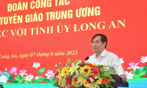 Đồng chí Phan Xuân Thủy làm việc với Tỉnh ủy Long An