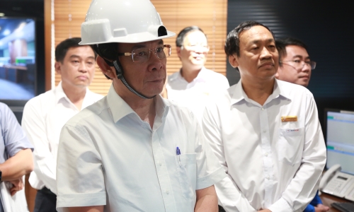 Bí thư Thành ủy TP.HCM Nguyễn Văn Nên thăm và làm việc với ngành điện Thành phố