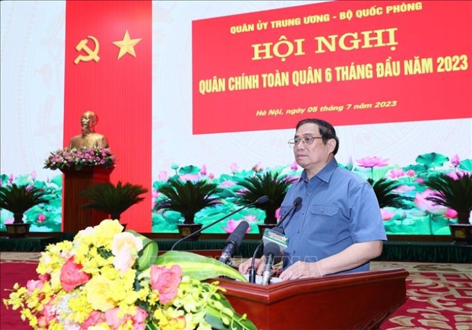 Thủ tướng Phạm Minh Chính phát biểu chỉ đạo tại Hội nghị Quân chính toàn quân 6 tháng đầu năm 2023. Ảnh: Dương Giang/TTXVN