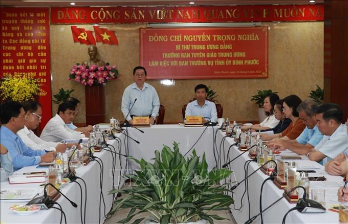 Trưởng Ban Tuyên giáo Trung ương Nguyễn Trọng Nghĩa phát biểu tại buổi làm việc với Ban Thường vụ Tỉnh ủy Bình Phước.