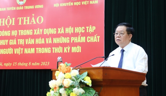 Bí thư Trung ương Đảng, Trưởng Ban Tuyên giáo Trung ương Nguyễn Trọng Nghĩa phát biểu chỉ đạo tại Hội thảo.