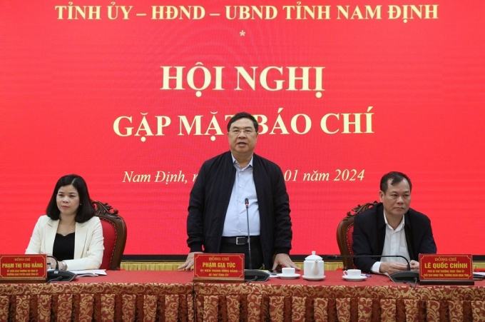 Đồng chí Phạm Gia Túc, Ủy viên Trung ương Đảng, Bí thư Tỉnh ủy Nam Định phát biểu tại Hội nghị.