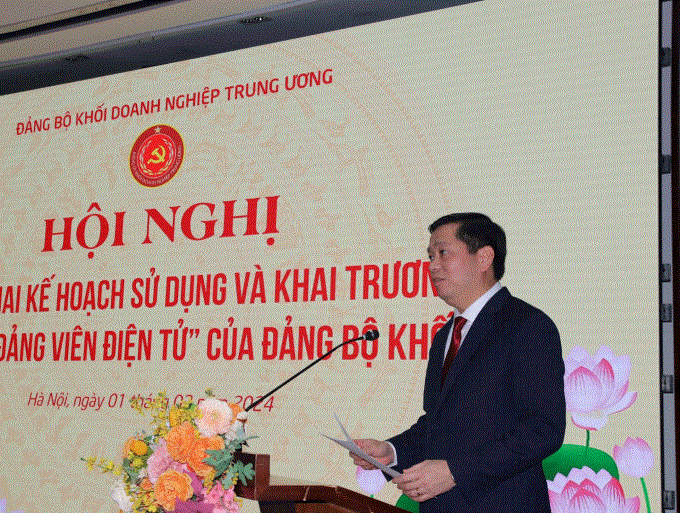 Đồng chí Nguyễn Long Hải, Ủy viên dự khuyết Trung ương Đảng, Bí thư Đảng ủy Khối Doanh nghiệp Trung ương phát biểu tại Hội nghị.
