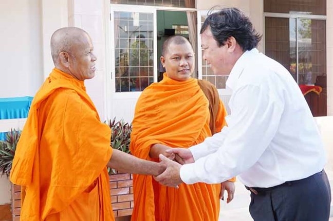 Lãnh đạo tỉnh Trà Vinh luôn quan tâm, gặp gỡ quý vị chư tăng, người có uy tín trong đồng bào dân tộc Khmer