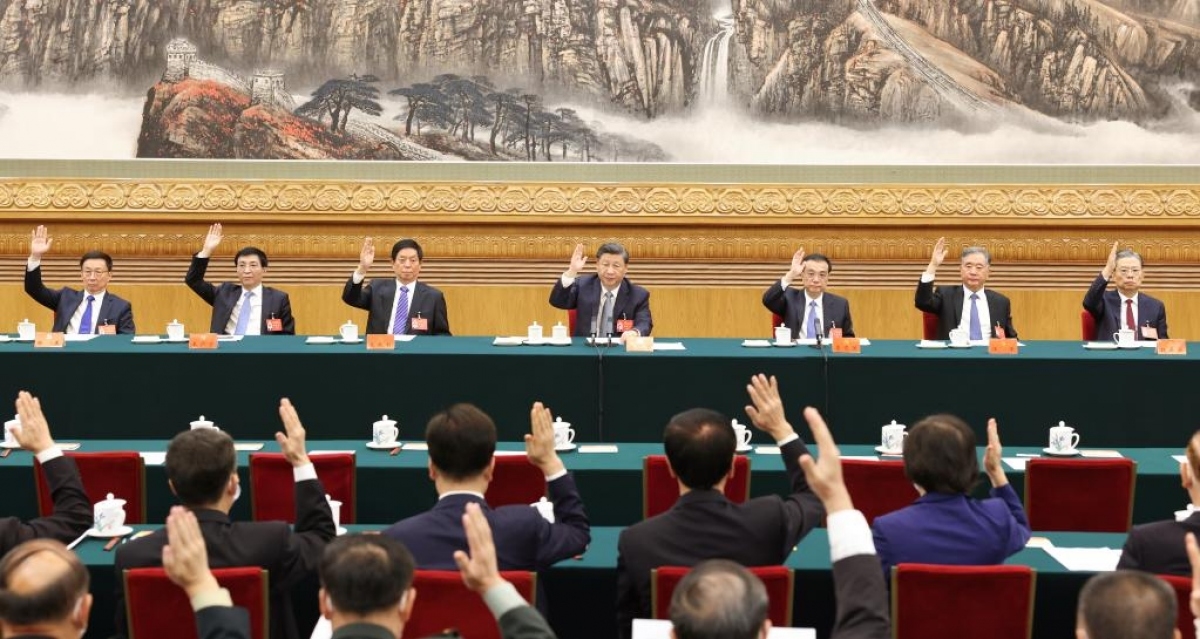 Phiên họp đầu tiên của Đoàn Chủ tịch Đại hội đại biểu toàn quốc lần thứ XX Đảng Cộng sản Trung Quốc, tại Bắc Kinh, ngày 15-10-2022 _ Ảnh: THX/TTXVN