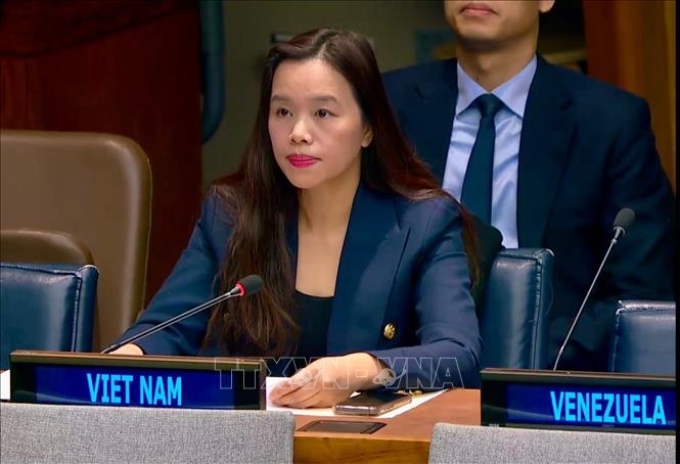 Tham tán Công sứ Lê Thị Minh Thoa, Phó Trưởng Phái đoàn Đại diện thường trực Việt Nam tại LHQ, phát biểu tại phiên họp. (Ảnh: TTXVN)