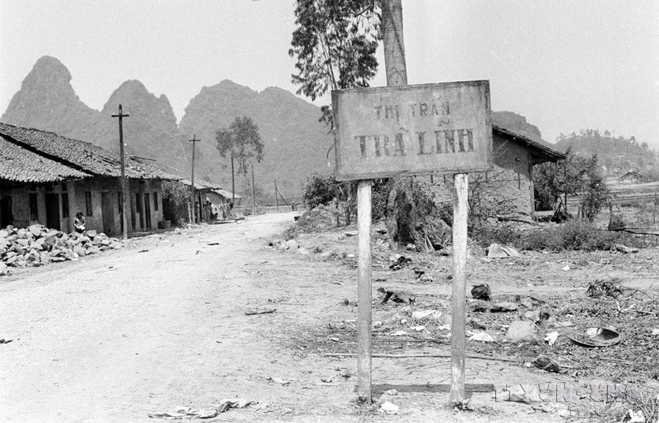 Thị trấn Trà Lĩnh (tỉnh Cao Bằng) bị địch phá hủy (1979). (Ảnh: Sĩ Châu/TTXVN)