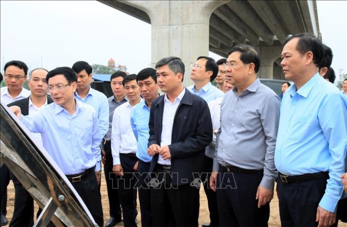 Lãnh đạo tỉnh Nam Định kiểm tra dự án cầu qua sông Đào nối đường Song Hào đến đường Vũ Hữu Lợi (thành phố Nam Định).