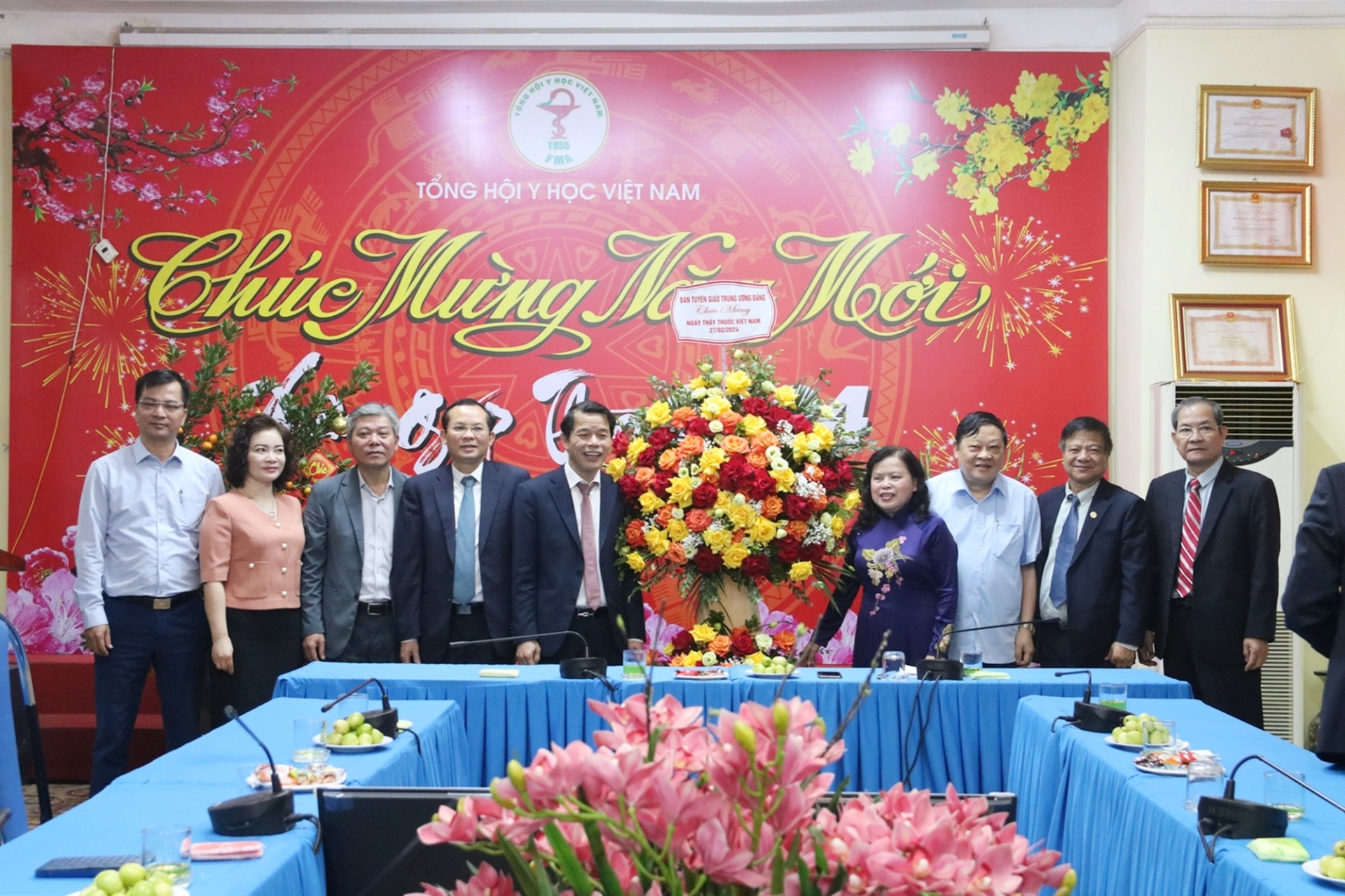 Đồng chí Vũ Thanh Mai chúc mừng Tổng hội Y học Việt Nam.