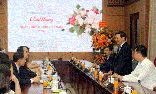 Phó Trưởng ban Tuyên giáo Trung ương Trần Thanh Lâm thăm, chúc mừng nhân ngày Thầy thuốc Việt Nam