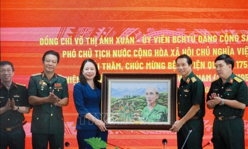 Phó Chủ tịch nước thăm, chúc mừng Ngày Thầy thuốc Việt Nam tại TP. Hồ Chí Minh