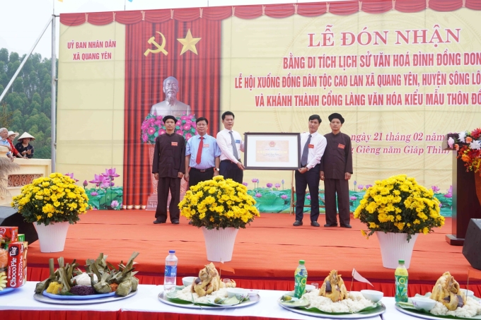 Xã Quang Yên, Sông Lô tổ chức Lễ hội Xuống đồng, đón nhận bằng di tích cấp tỉnh Đình Đồng Dong và khánh thành cổng làng văn hóa hóa kiểu mẫu