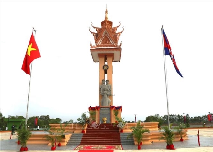 Công trình Tượng đài Hữu nghị Việt Nam - Campuchia tại tỉnh Svay Rieng. (Ảnh: TTXVN)