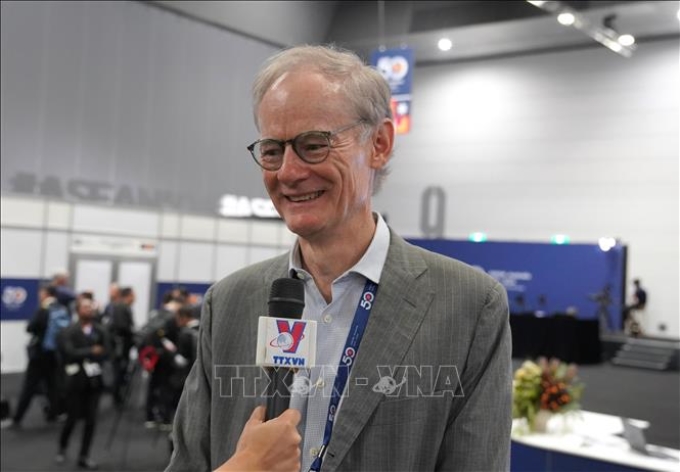 Chuyên gia Greg Earl trả lời phỏng vấn TTXVN. Ảnh: Thanh Tú/PV TTXVN tại Australia