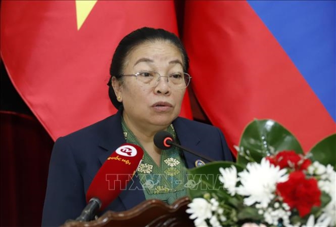 Phó Chủ tịch Quốc hội Lào, bà Sounthone Xayachak phát biểu. Ảnh: Phạm Kiên/Pv TTXVN tại Lào