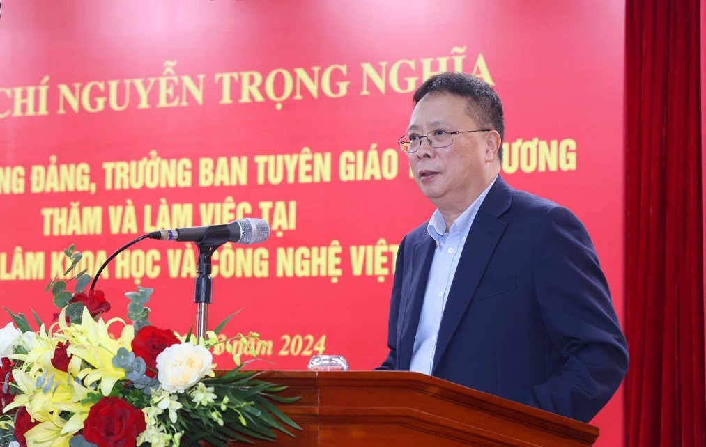 Chủ tịch Viện Hàn lâm Khoa học và Công nghệ Việt Nam Châu Văn Minh phát biểu.