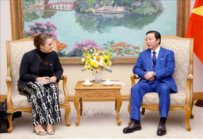 Phó Thủ tướng Trần Hồng Hà tiếp bà Mette Ekeroth, Đại biện lâm thời Đại sứ quán Đan Mạch tại Việt Nam. (Ảnh: TTXVN)